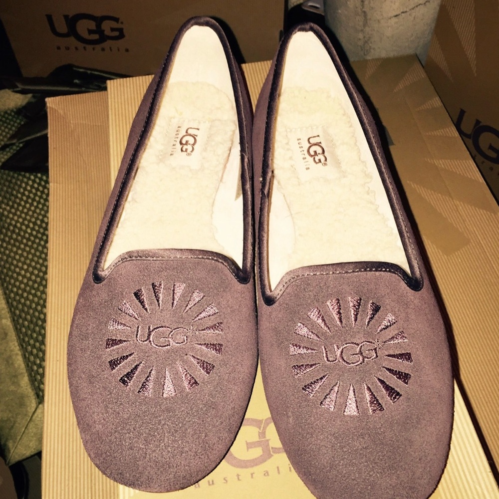Authentic Ugg Alloway 
Size 6 and 7 
Brown
